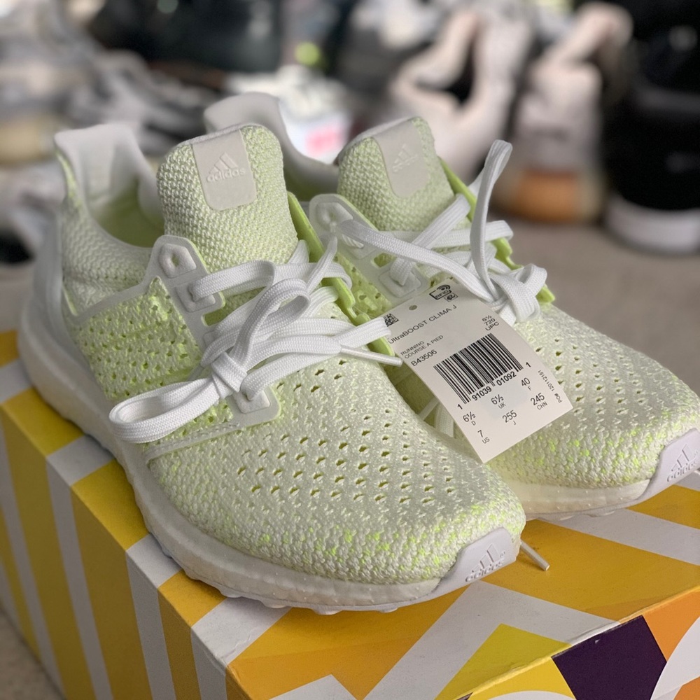 NEW IN BOX! adidas Ultraboost Clima J
